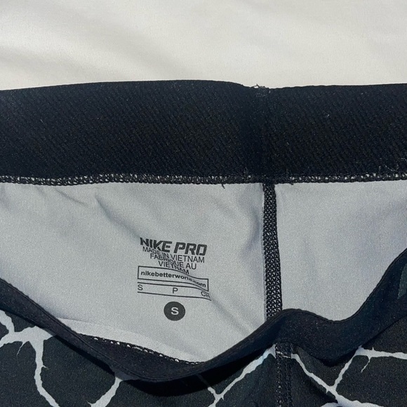 Nike Pro Dri Fit Womens Black & Grey Giraffe Training Leggings SMALL S DriFit - Picture 6 of 8